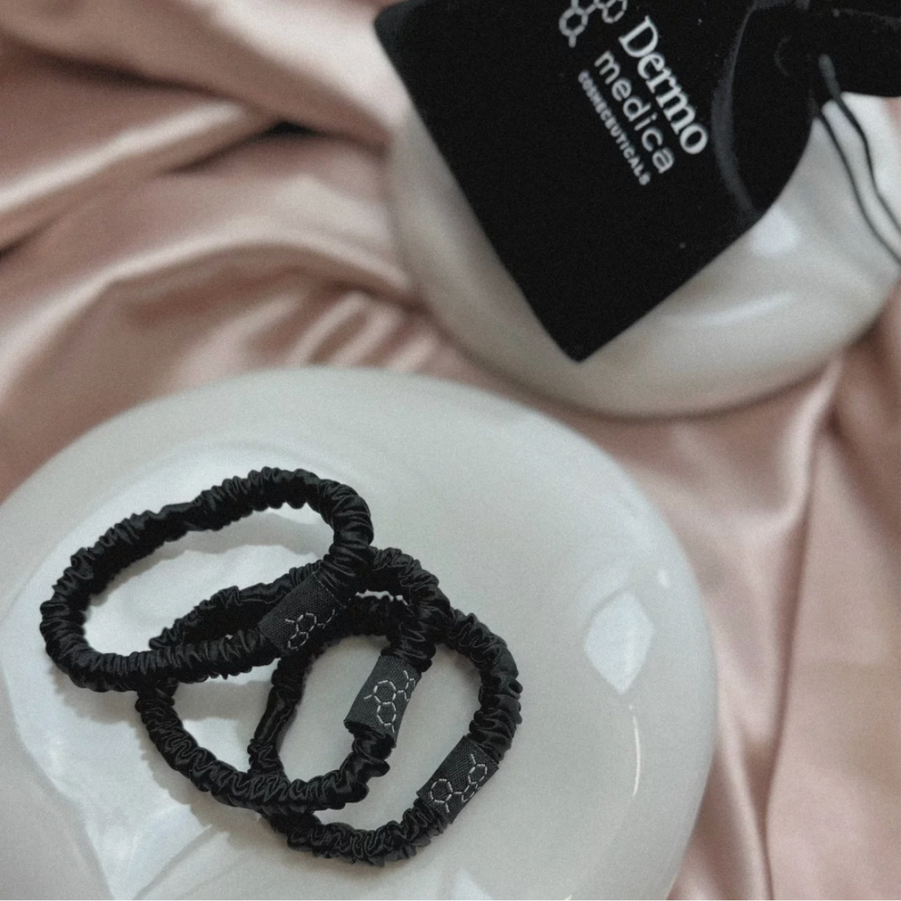 Sleek Silk Dermomedica - jedwabne gumki do włosów