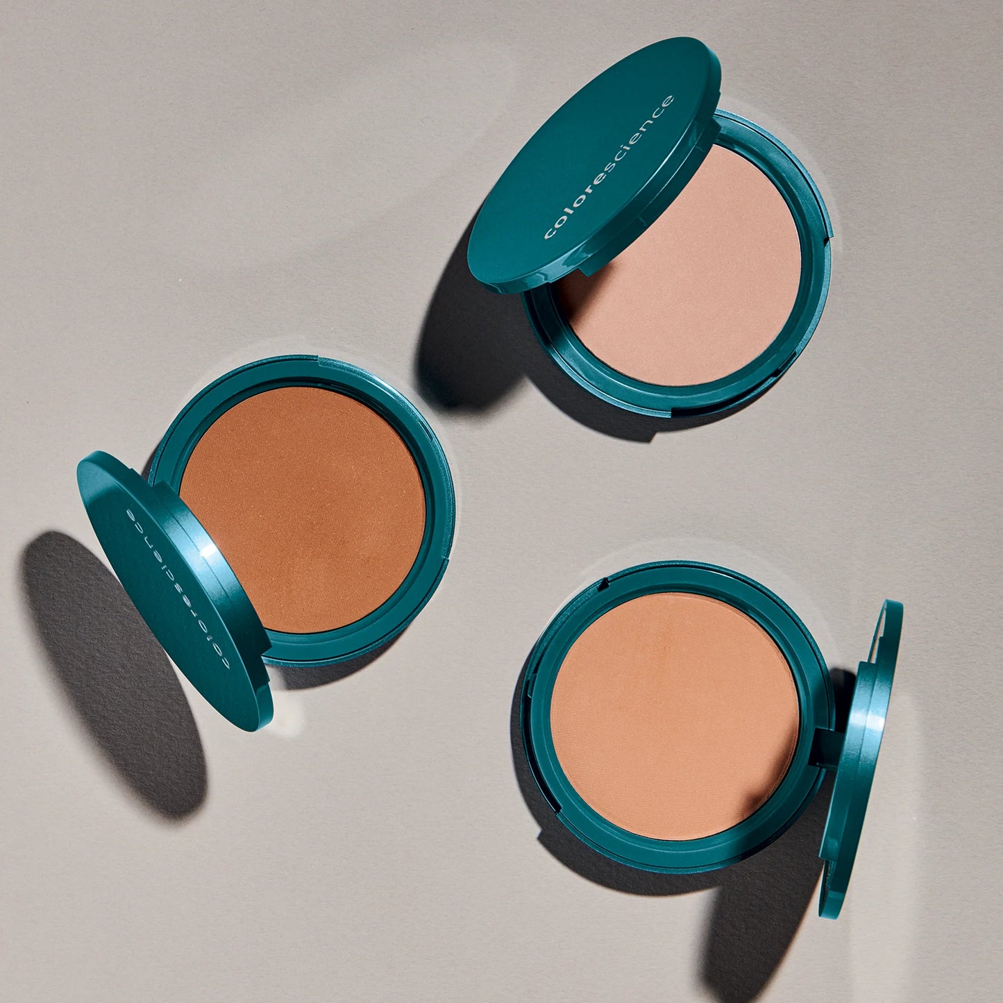 Colorescience Natural Finish Pressed Foundation SPF 20 - mineralny podkład prasowany w kompakcie 12 g